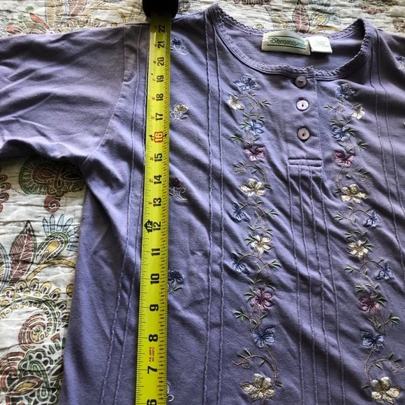 Vintage Embroidered purple button-up shirt - Picture 5 of 6